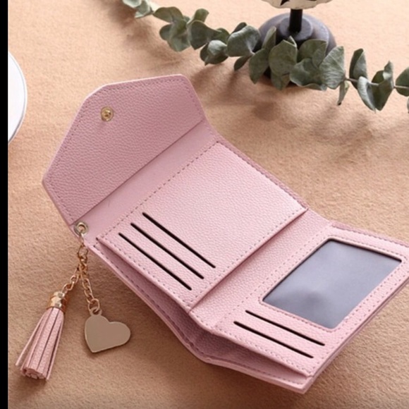 FREE‼️BROKEN LEATHER WALLET w/tassel & ♥️ pendant! - Picture 3 of 14